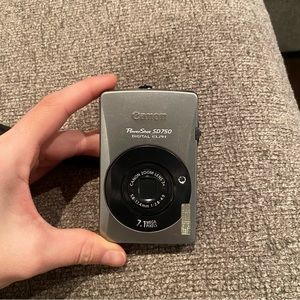 Canon PowerShot SD750